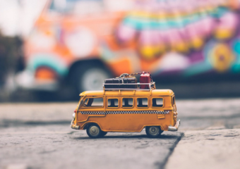 The Benefits of Using a Motor Coach When Traveling